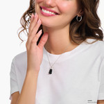 Collier argent avec Ours HARIBO noir et pierres - vue porté 1