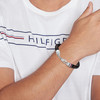 Bracelet TOMMY HILFIGER Carabiner acier cuir bleu longueur 19 cm - vue Vporté 1