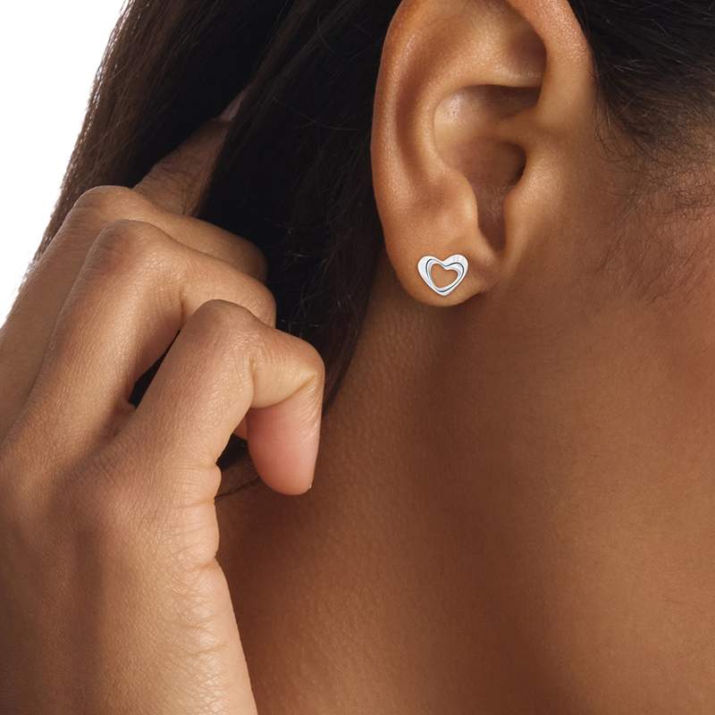 BOUCLES D'OREILLES CALVIN KLEIN Enchanting ACIER INOXYDABLE motif coeur - vue porté 1