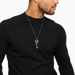 Pendentif THOMAS SABO argent clé et serpent oxyde de zirconiums - vue porté 2