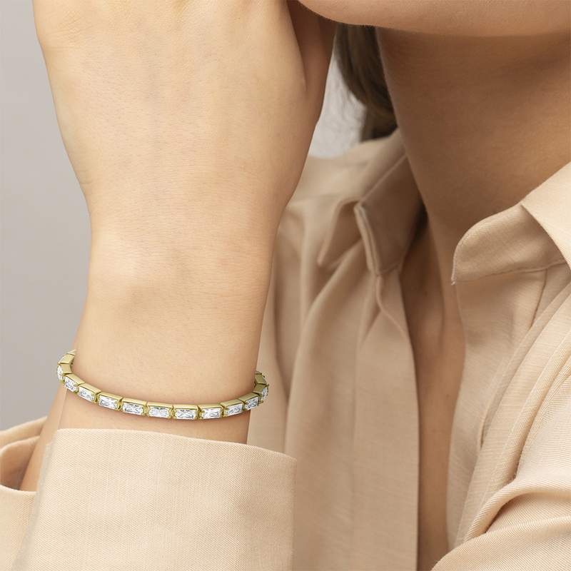 Bracelet LACOSTE DUCHESS acier inoxydable doré - vue porté 1