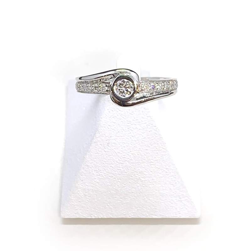 Bague d'occasion or 750 blanc diamants - vue 1