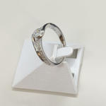 Tweedehands gouden ring 750 witte diamanten - bekijk 2.
