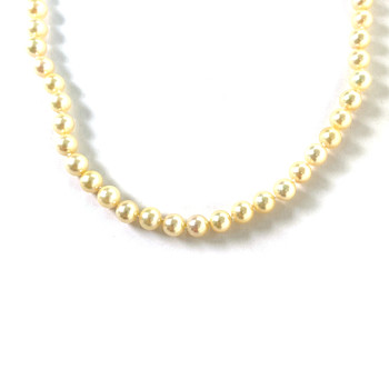 Collier d'occasion or 750 jaune perles de culture du Japon 45 cm