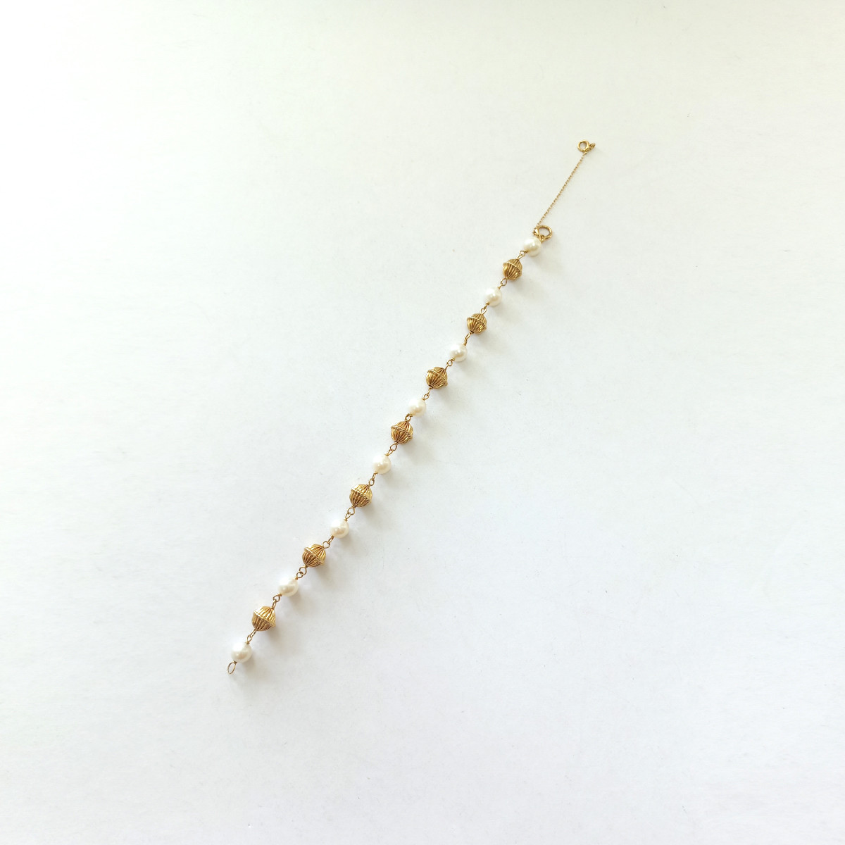 Bracelet d'occasion or 375 jaune perles de culture blanches - vue 2