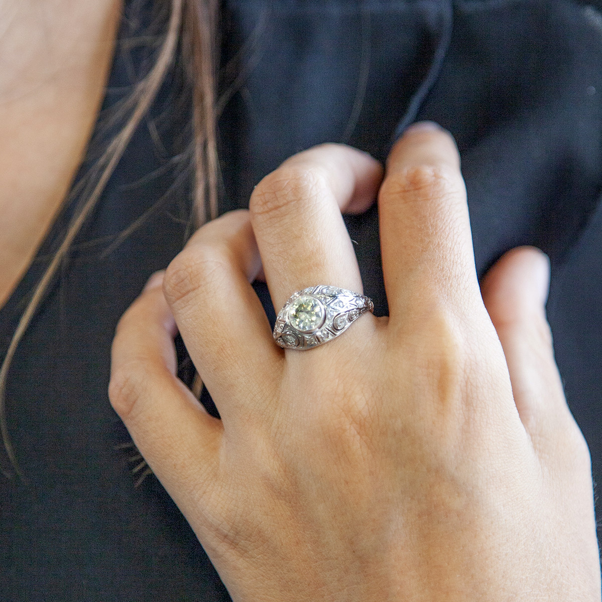 Bague d'occasion or 750 blanc platine diamants - vue porté 2