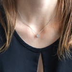 Collier d'occasion or 750 blanc diamant - vue porté 1