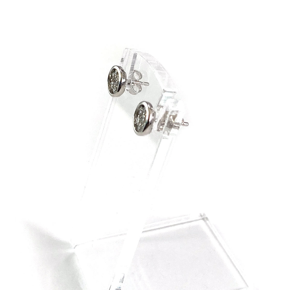 Boucles d'oreilles clous d'occasion or 750 blanc diamants synthétiques - vue 2