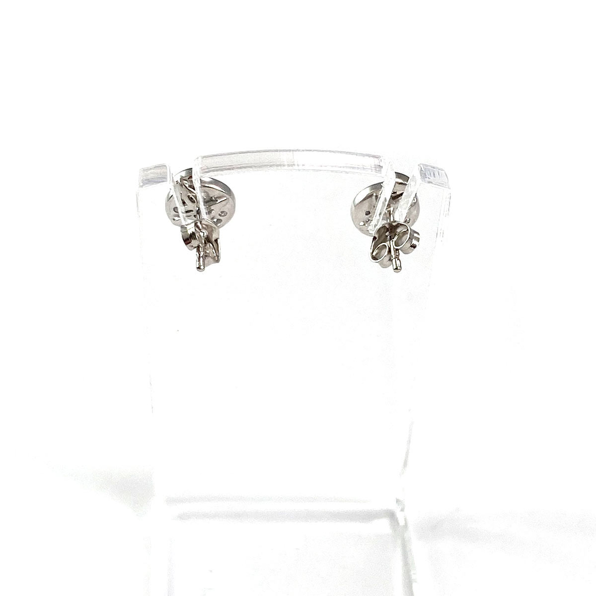 Boucles d'oreilles clous d'occasion or 750 blanc diamants synthétiques - vue 3