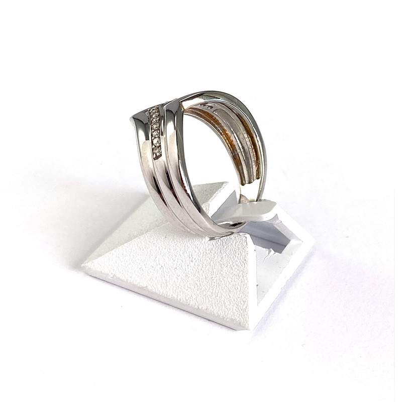 Tweedehands gouden ring 750 witte 'V' diamanten - bekijk 2
