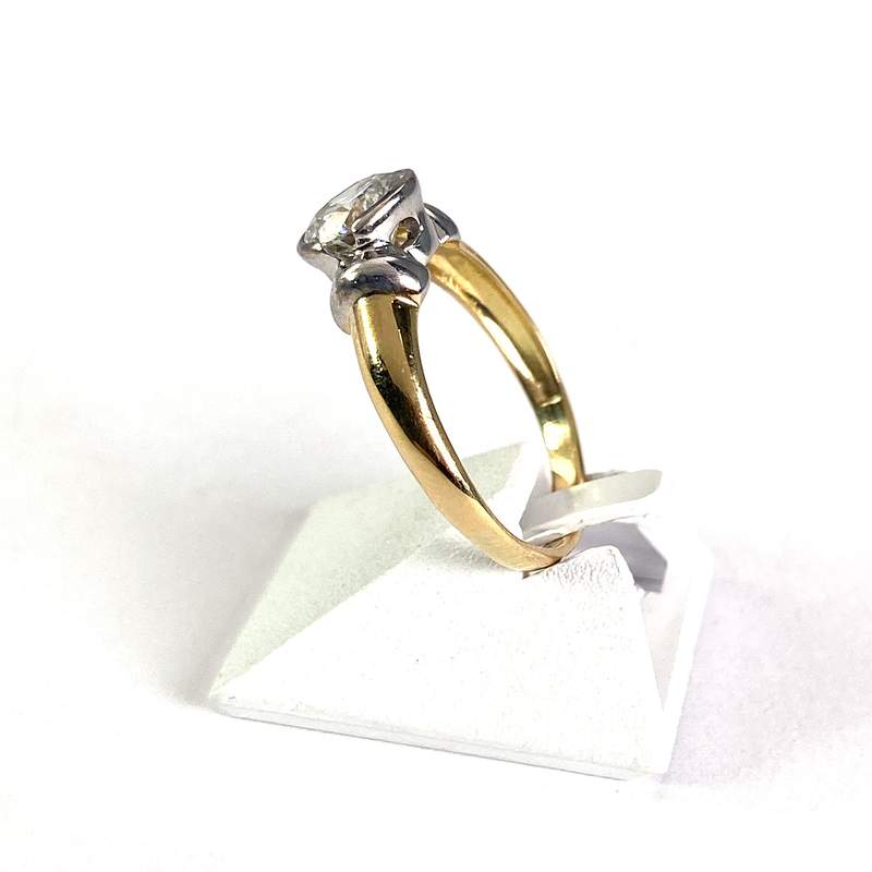 Solitaire tweedehands goud 750 2 toon diamant - bekijk 2