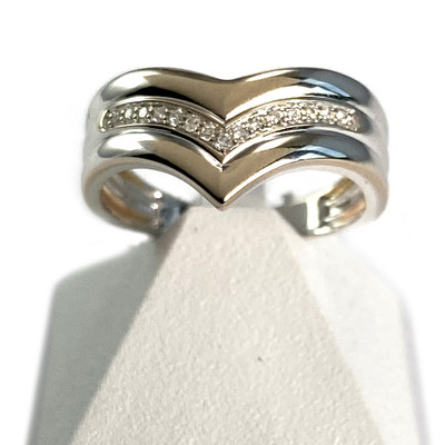 Bague d'occasion or 750 blanc 'V' diamants - vue 1