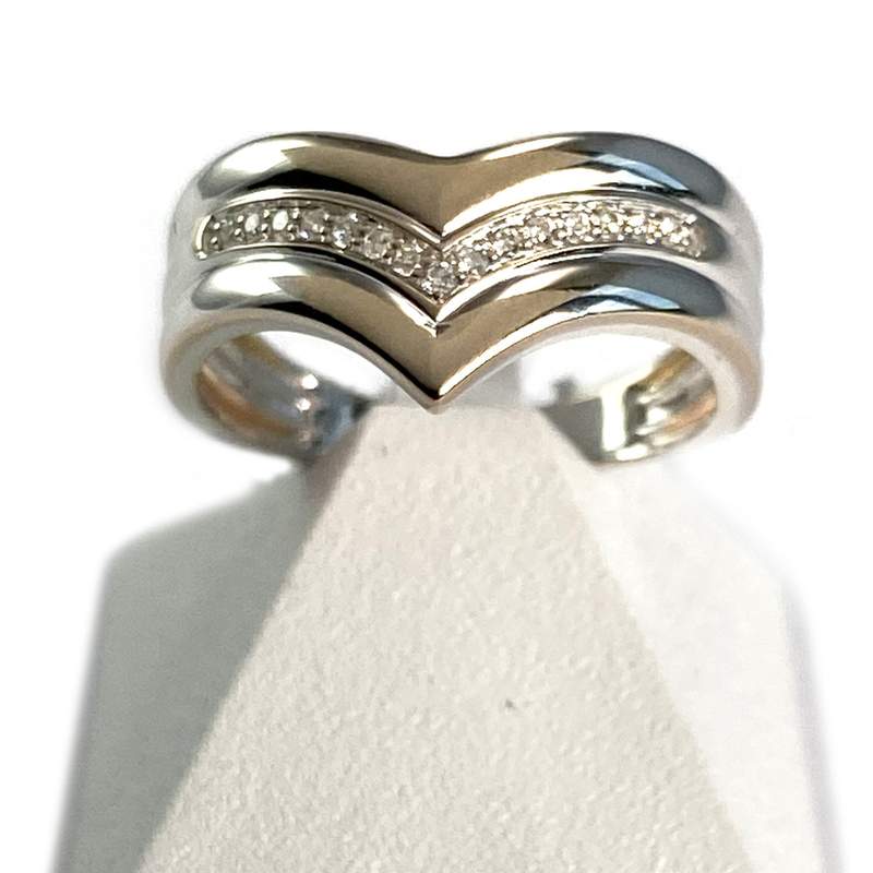 Bague d'occasion or 750 blanc 'V' diamants - vue 1