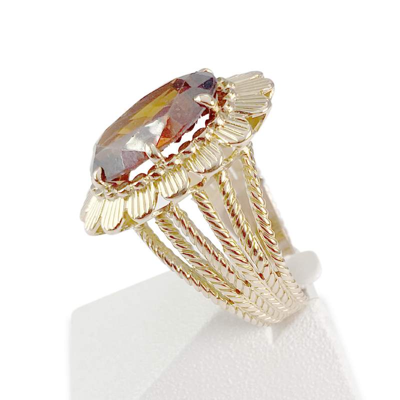 Bague d'occasion or 750 jaune corindon synthétique - vue 2