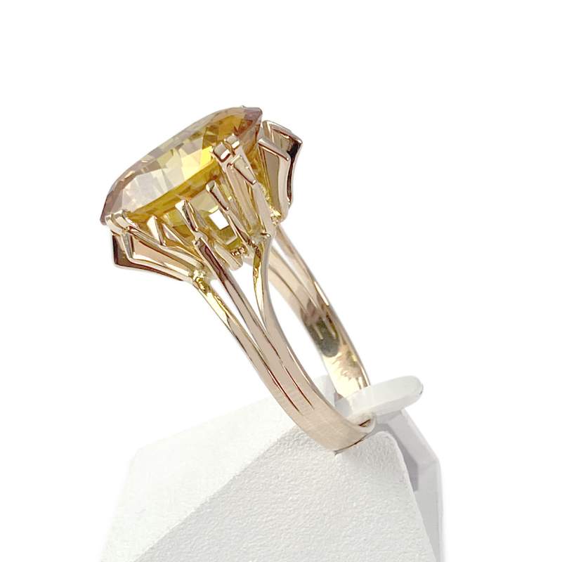 Bague d'occasion or 750 jaune corindon synthétique - vue 2