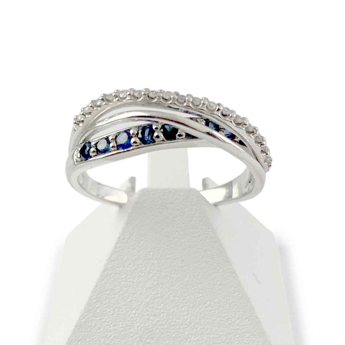 Bague d'occasion or 750 blanc anneaux entrelacés saphirs et diamants