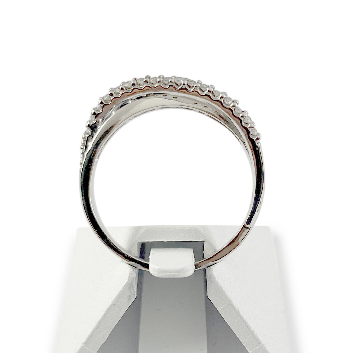Bague d'occasion or 750 blanc anneaux entrelacés saphirs et diamants - vue 3