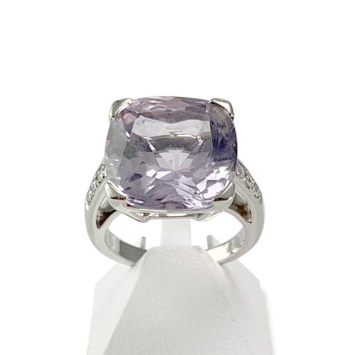 Pre-owned 750 white gold ring with diamonds and amethyst by MAUBOUSSIN