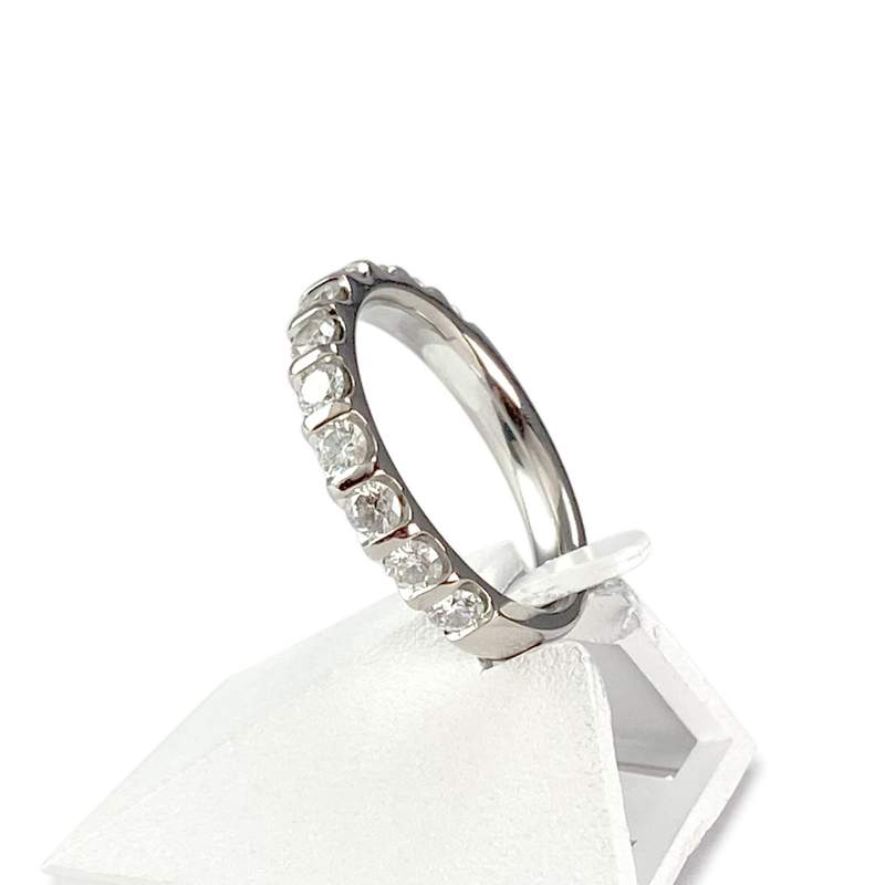 Second hand gold 750 white diamonds ring - view 2