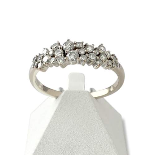 Bague d'occasion or 750 blanc diamants synthétiques