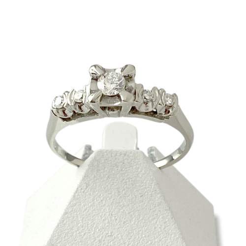 Tweedehands goud 750 witte diamanten ring