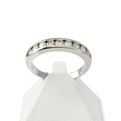 Second hand gold ring 750 white diamonds