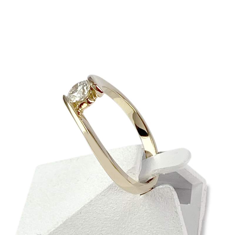 Solitaire d'occasion or 750 jaune diamant - vue 2