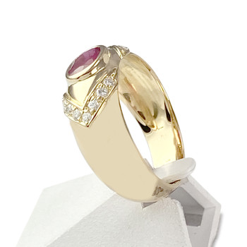 Tweedehands gouden ring 750 gele robijn diamant