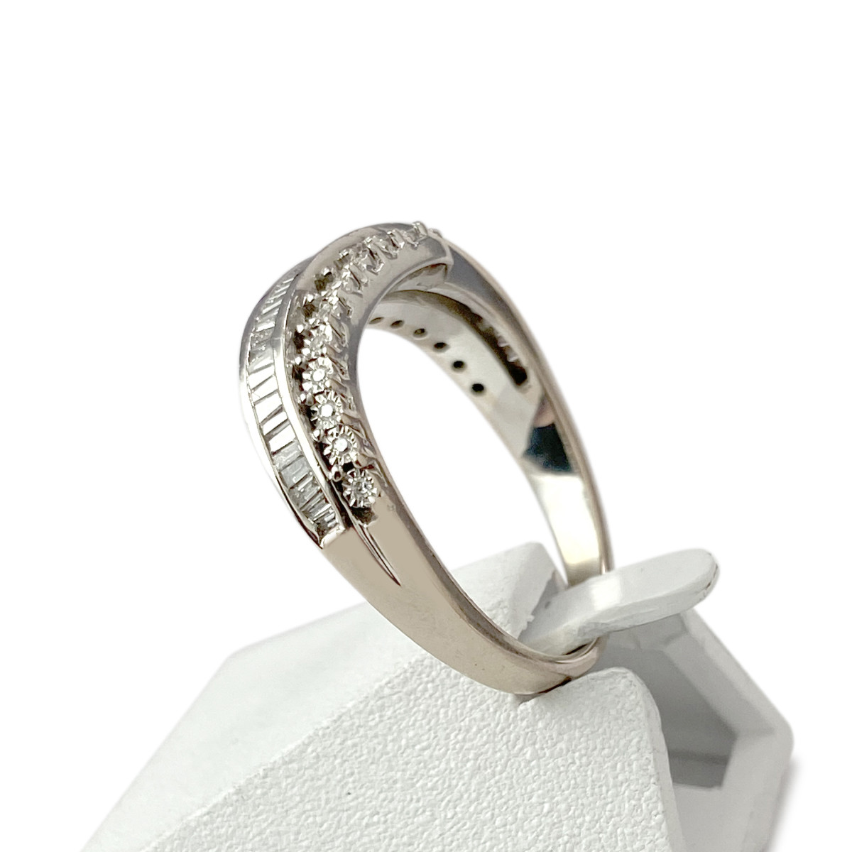 Bague d'occasion or 750 blanc diamants - vue 2