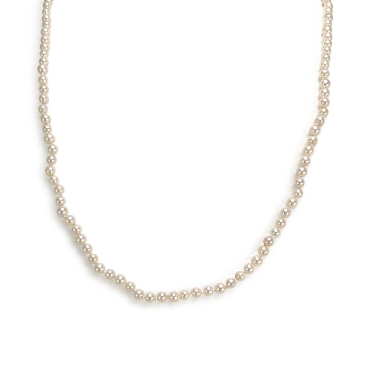 Collier d'occasion or 750 blanc perles de culture du Japon 54 cm