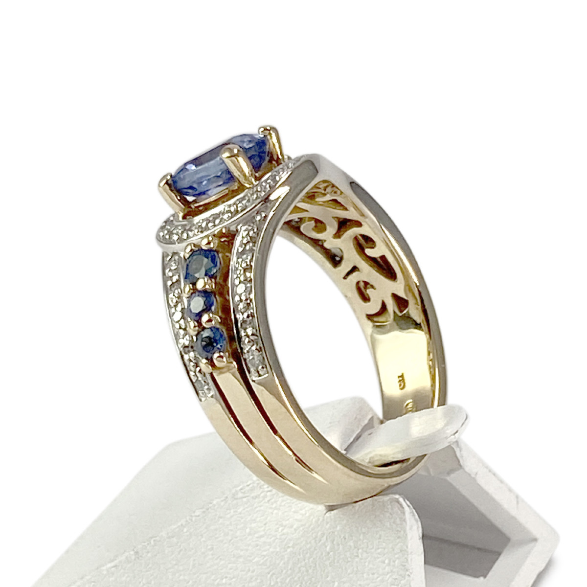 Bague d'occasion 2 ors 750 saphirs et diamants - vue 2