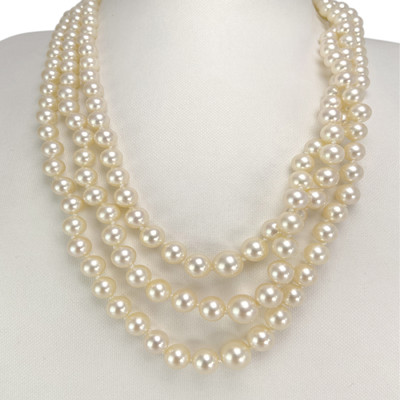 Collier triple rang d'occasion or 750 blanc perles de culture du Japon 55 cm