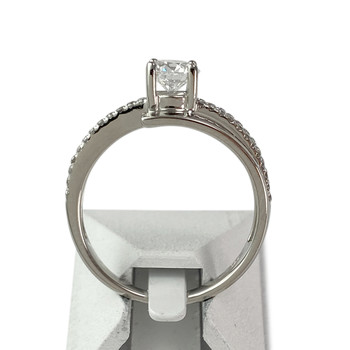 Second-hand gold ring 750 white diamonds