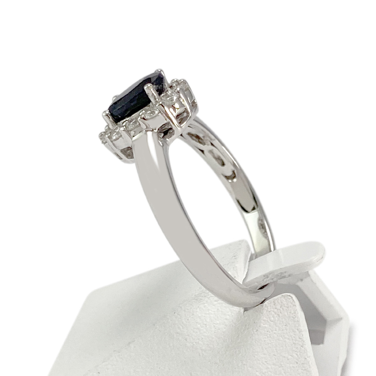 Bague d'occasion or 750 blanc saphir ovale et diamants - vue 2