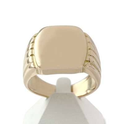 Tweedehands Chevalière in 375 geelgoud