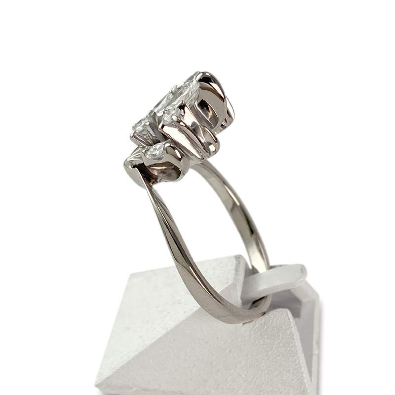 Bague d'occasion or 750 blanc diamants - vue 2
