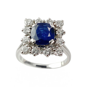 Tweedehands goud 750 witte saffier diamanten ring