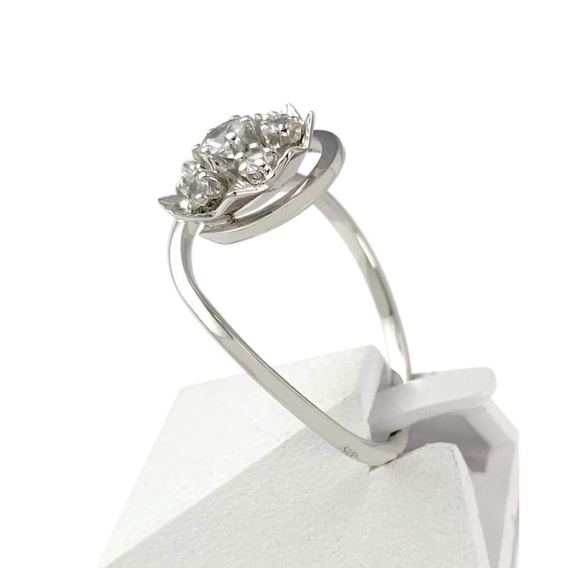 Tweedehands goud 750 wit synthetische spinels ring - bekijk 2