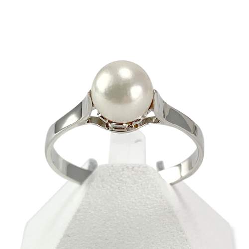 Tweedehands gouden 750 witte gekweekte parel ring