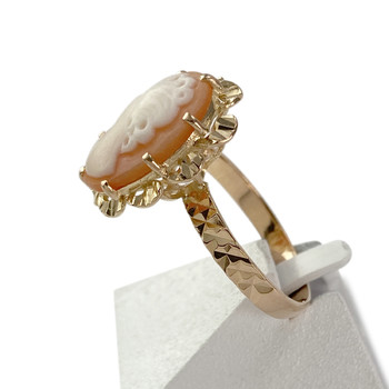 Tweedehands gouden ring 750 geel camee