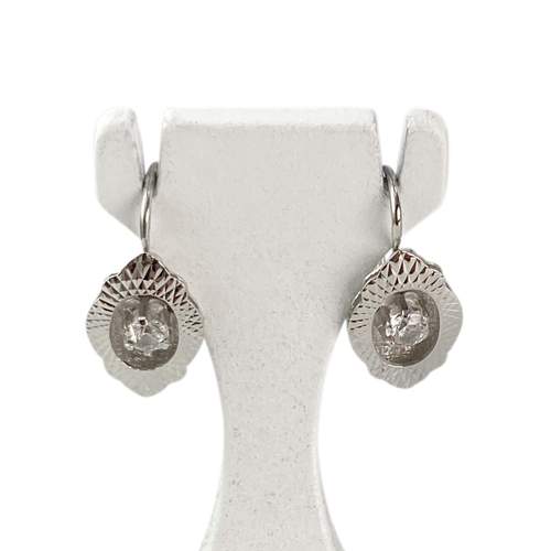 Boucles d'oreilles d'occasion or 750 blanc pierres imitations