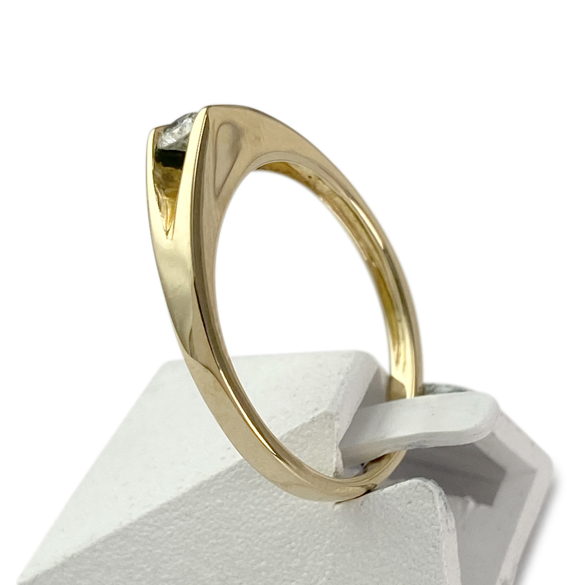 Solitaire d'occasion or 750 jaune diamant - vue 2