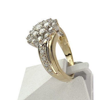 Precious metal ring 2ors 750 diamonds