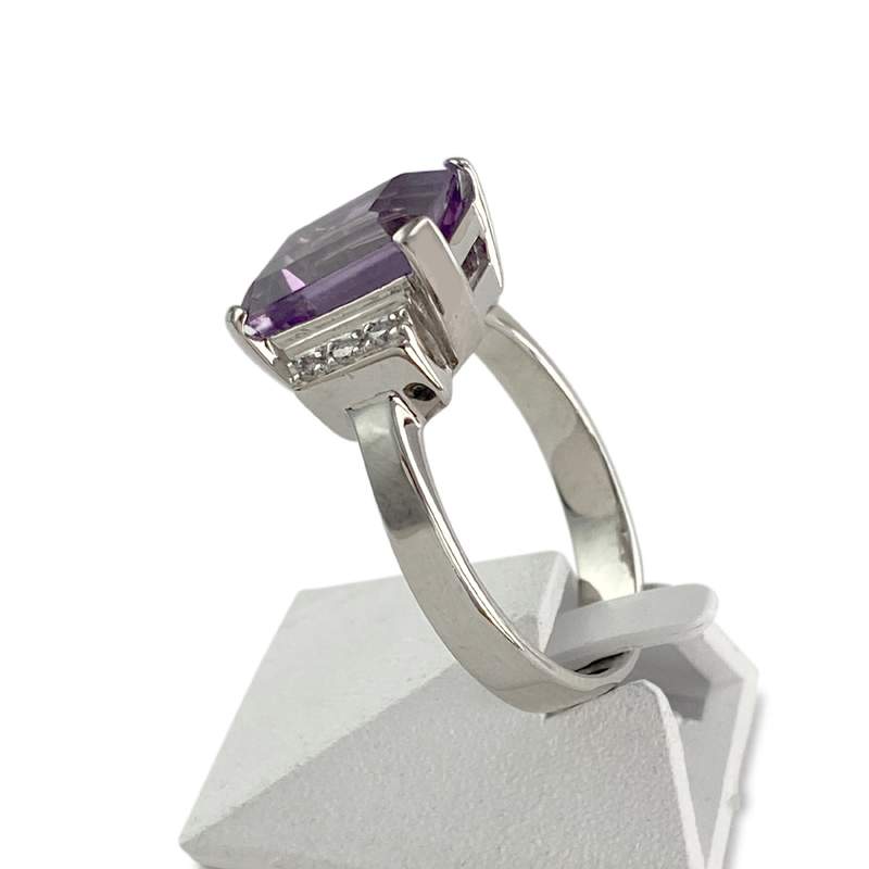 Bague d'occasion or 750 blanc améthyste diamants - vue 2
