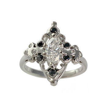 Bague d'occasion or 750 blanc diamants blancs et noirs traités