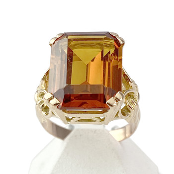 Tweedehands gouden ring 750 geel synthetisch korund