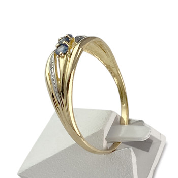 Tweedehands 750 geelgouden en gerhodineerde ring met saffieren en diamanten