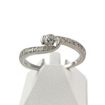 Tweedehands gouden ring 750 witte diamanten - bekijk 1.