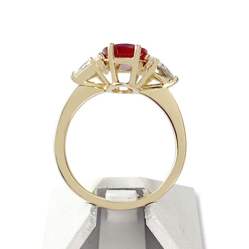 Bague d'occasion or 750 jaune rubis diamants - vue 3