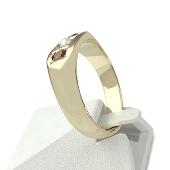 Tweedehands 750 gouden granaat 1/2 gekweekte parel ring